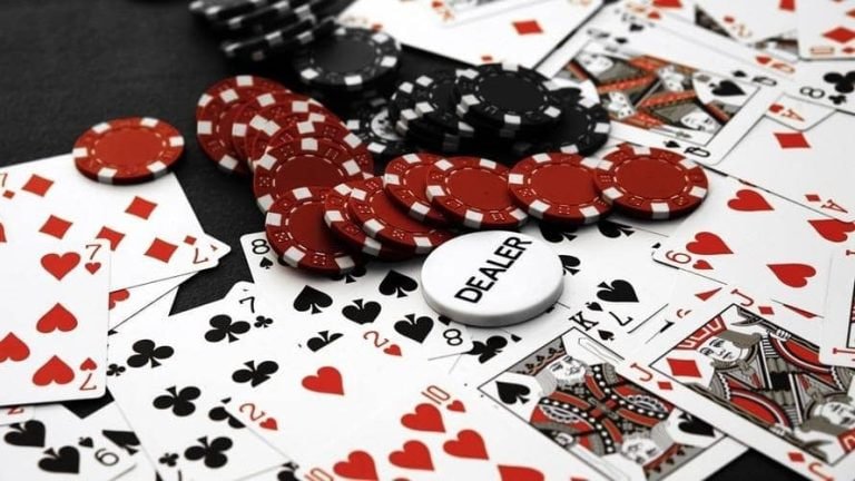 slo77 taruhan olahraga sepak bola Indonesia dan esports